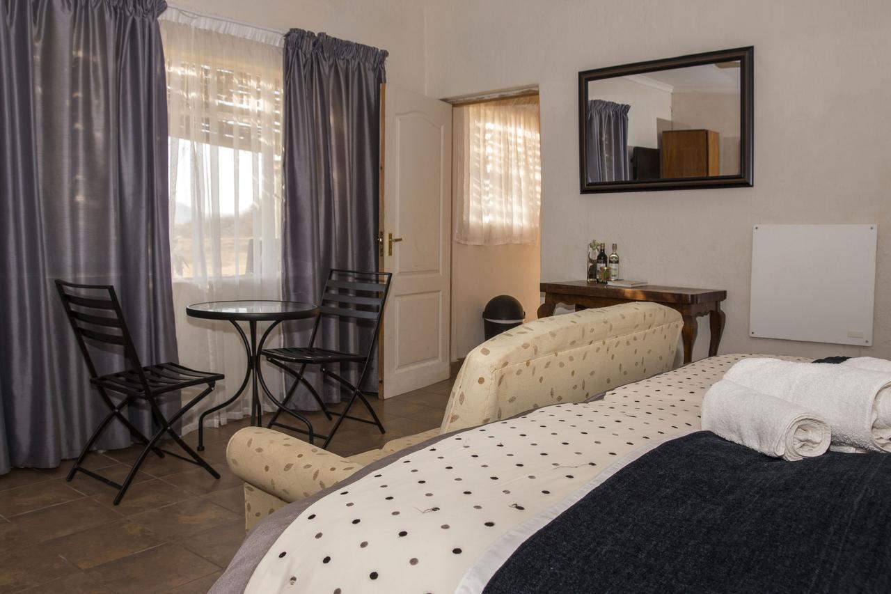 Drakensberg Bush Lodge And Backpackers 温特顿 外观 照片